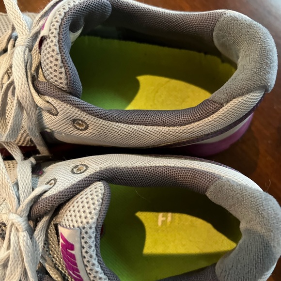 Nike Lunarfly running shoes. Size 7 1/2. Gray and purple. Very good condition. - Picture 2 of 4